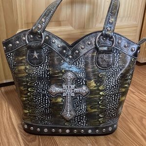 “Quail Feather” boot purse